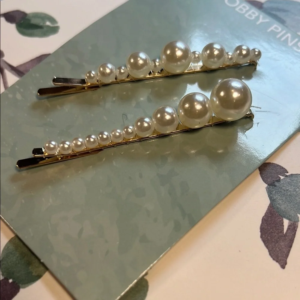 NWT Elegant Pearl Hair Pins Set of Two Coquette